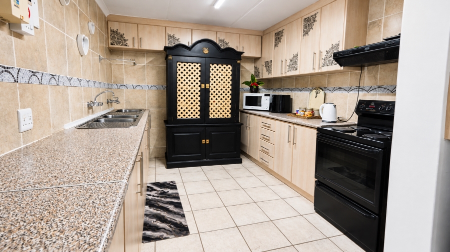 3 Bedroom Property for Sale in Twee Kuilen Western Cape